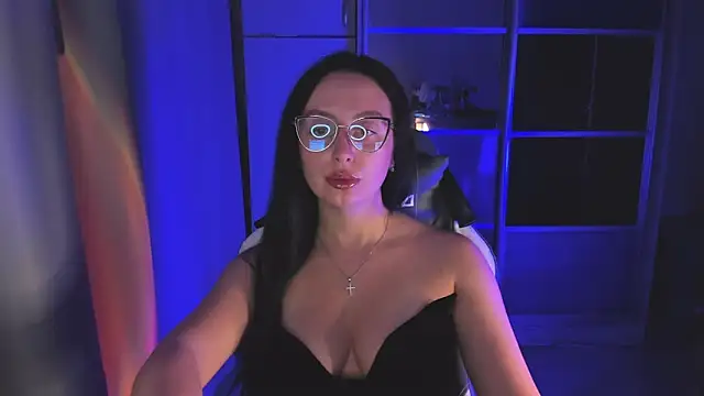 Christy Calypso online show from October 2, 2025, 3:52 pm