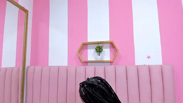 ISABELLA 020 online show from February 15, 2025, 12:11 pm