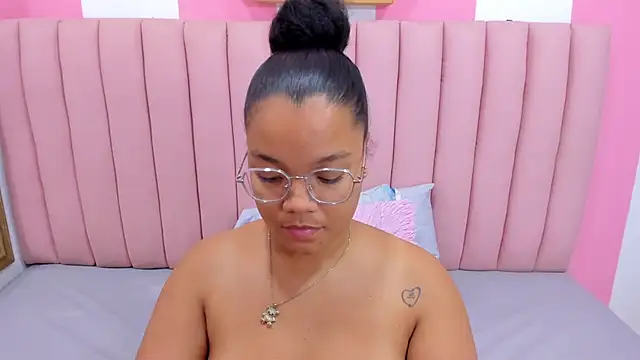 ISABELLA 020 online show from March 7, 2025, 6:22 pm