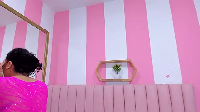 ISABELLA 020 online show from March 8, 2025, 11:05 am