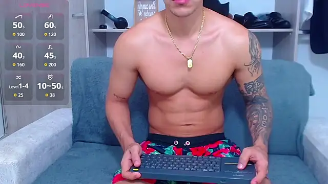 Tristan-bm online show from October 15, 2025, 11:32 am