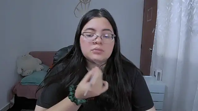 Aria Fullbuster online show from November 25, 2025, 9:04 pm