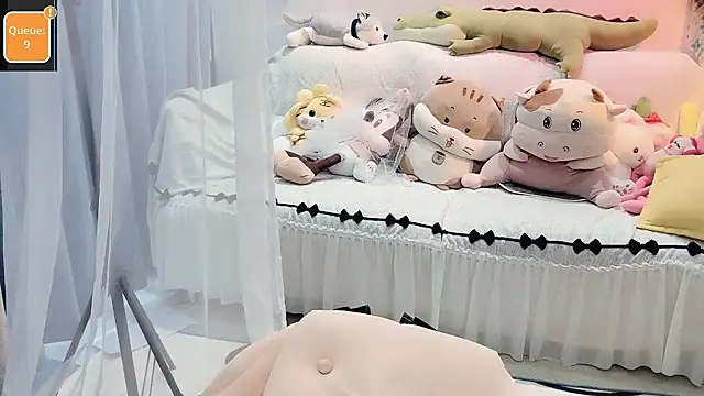 AKiKi711 online show from September 16, 2025, 5:19 am