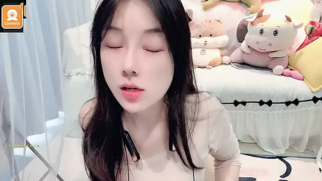 AKiKi711 online show from September 24, 2025, 3:43 am