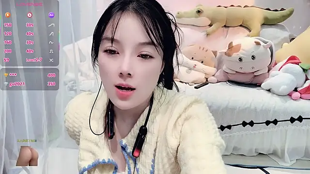 AKiKi711 online show from December 1, 2025, 4:34 pm