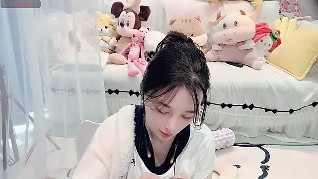 AKiKi711 online show from March 11, 2026, 4:51 am