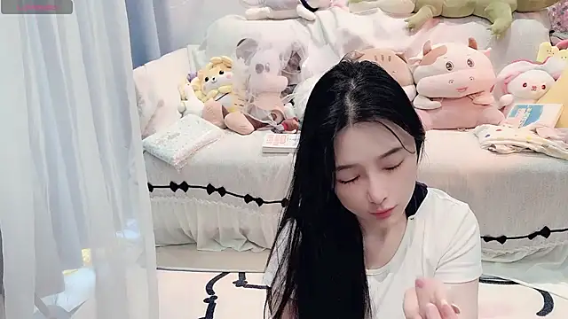 AKiKi711 online show from April 22, 2026, 4:48 am