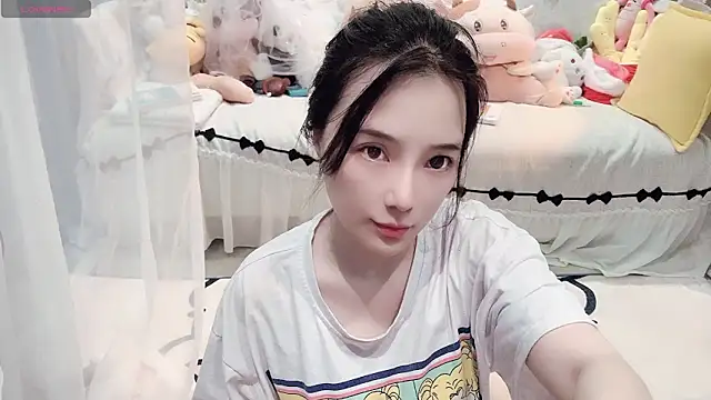 Snapshot of AKiKi711 chatting on May 16, 2026, 3:11 pm AKiKi711 online show from May 16, 2026, 3:11 pm