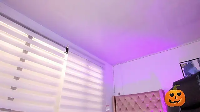 Danna Ramiirez online show from October 11, 2025, 6:50 pm