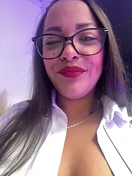 Danna Ramiirez online show from April 18, 2026, 7:07 pm