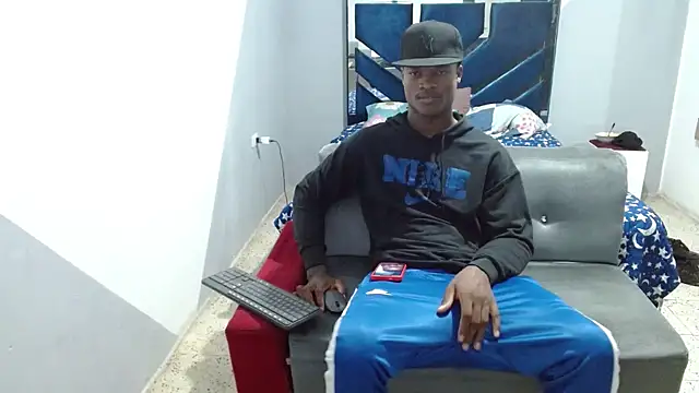 Snapshot of MiguelAngelxl chatting on November 20, 2025, 2:12 am MiguelAngelxl online show from November 20, 2025, 2:12 am