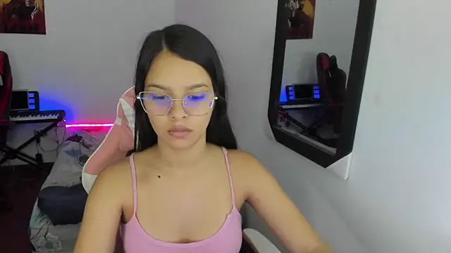 jessi and boy online show from December 14, 2025, 7:18 pm