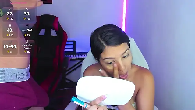 jessi and boy online show from January 31, 2026, 7:23 pm