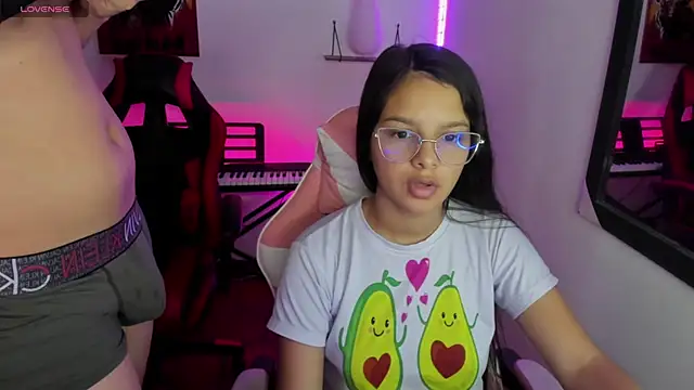 jessi and boy online show from March 4, 2026, 3:40 pm