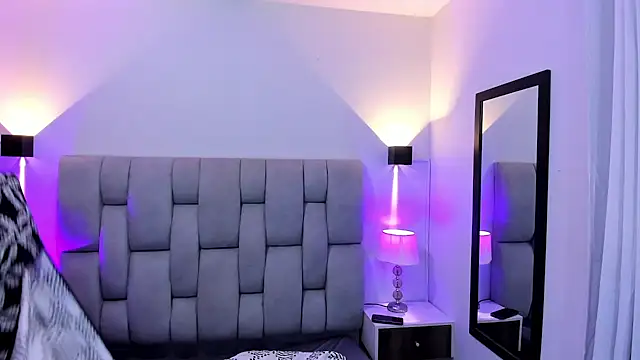 Kylie2211 online show from January 21, 2025, 3:48 am