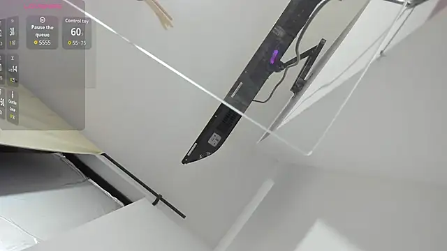 Kylie2211 online show from April 22, 2026, 1:08 am