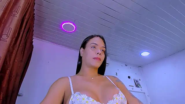 LatinVenuz online show from June 10, 2026, 11:24 pm