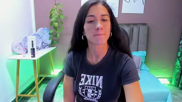 SharonSander online show from February 2, 2025, 8:46 am