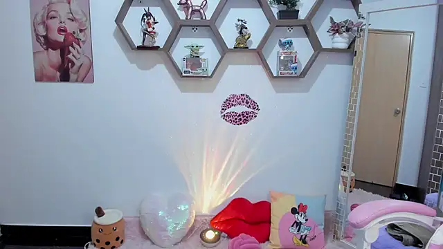 SharonSander online show from March 13, 2025, 8:59 am