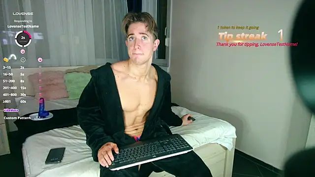 ChristianLevine  online show from November 28, 2025, 6:21 pm