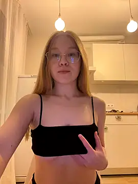 Eva Weyne online show from November 16, 2025, 7:19 pm