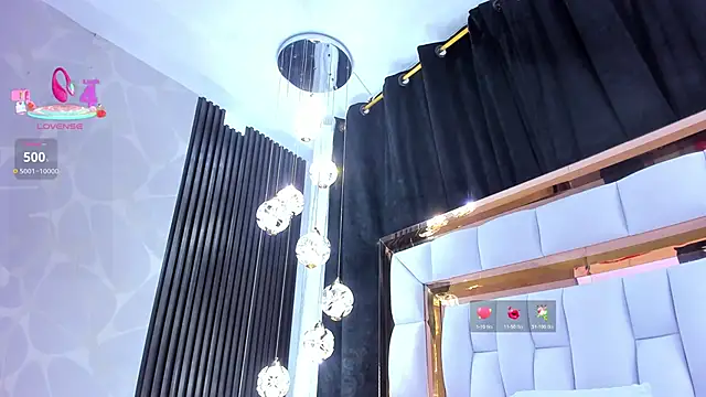 SarayRoyse online show from March 24, 2026, 7:41 pm