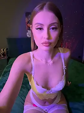 Sweet  Milly online show from January 10, 2025, 7:00 pm