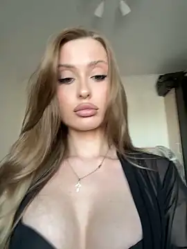 Sweet  Milly online show from June 17, 2026, 2:07 pm