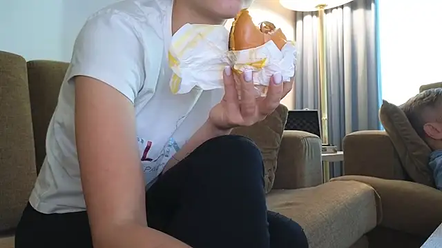 Mr-and-Mrs-Smith online show from September 24, 2025, 1:36 pm