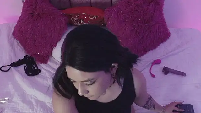 Evelynn online show from January 22, 2025, 7:46 am