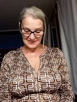 irinamaux online show from September 11, 2025, 4:34 am