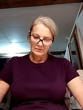 irinamaux online show from October 26, 2025, 6:19 am