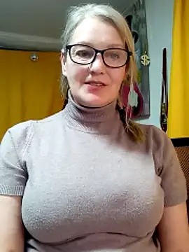 irinamaux online show from March 17, 2026, 5:27 pm