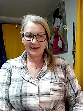 irinamaux online show from March 26, 2026, 5:18 pm