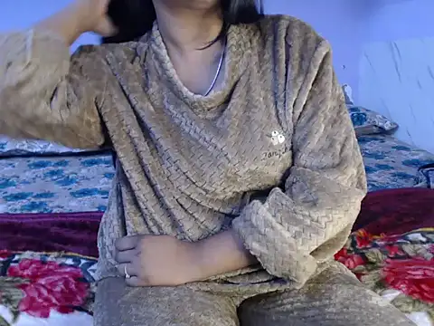 Freya nia online show from December 12, 2024, 3:37 pm