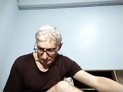 BIGUNCUTHARDCOCK online show from September 18, 2025, 4:58 am