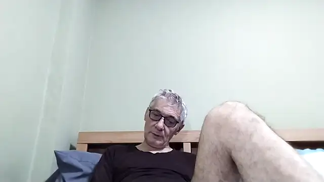 BIGUNCUTHARDCOCK online show from November 12, 2025, 12:33 am