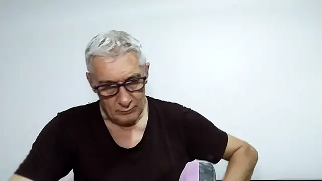 BIGUNCUTHARDCOCK online show from April 20, 2026, 12:57 am