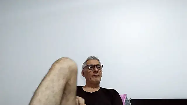 BIGUNCUTHARDCOCK online show from April 21, 2026, 2:04 am