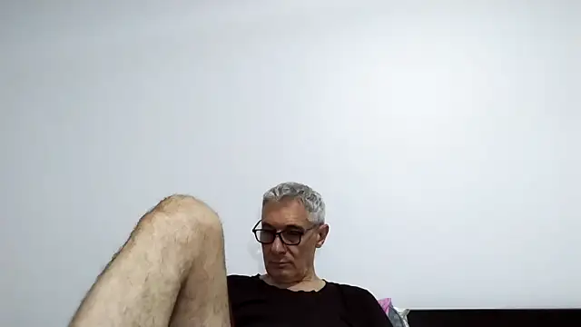 BIGUNCUTHARDCOCK online show from April 21, 2026, 2:51 am