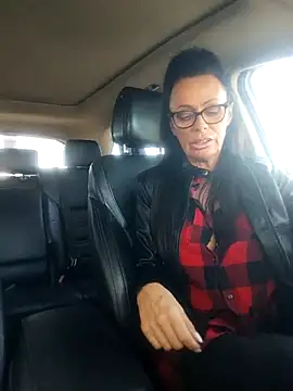 Misses-Cougar online show from March 19, 2025, 1:07 pm