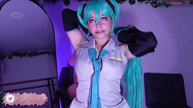 loIijanne online show from November 1, 2025, 11:51 pm