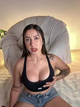 Sarapalmer1 online show from February 17, 2025, 11:20 pm