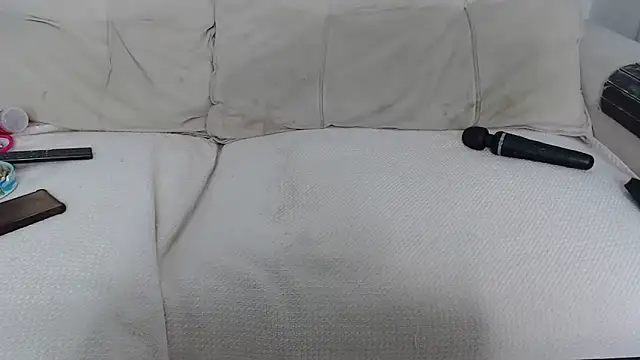 AninhaSampaio online show from December 18, 2024, 5:04 am