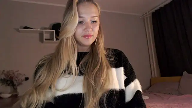 Milk Bunny online show from December 15, 2024, 6:04 pm