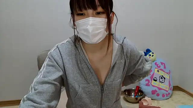 hi---chan- online show from March 12, 2025, 6:44 pm