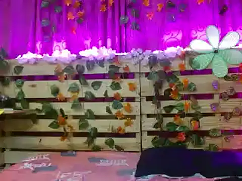 Elsa Parisi online show from December 18, 2024, 4:49 pm