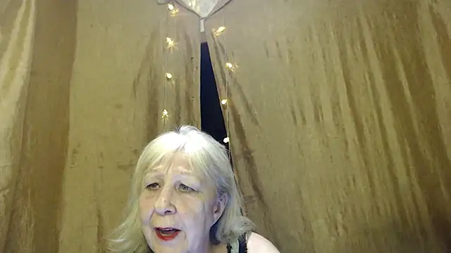  Estelitta 5 online show from January 25, 2025, 6:46 pm