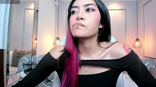 AzuraKindong online show from January 20, 2025, 7:25 pm