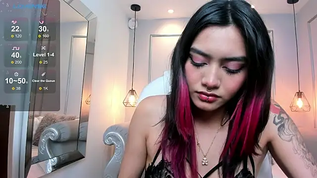 AzuraKindong online show from January 21, 2025, 7:28 pm